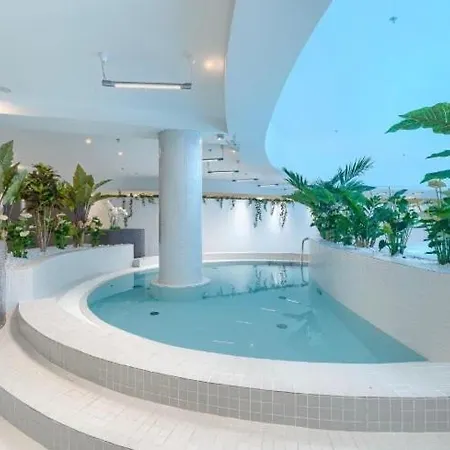 Hanza Tower With Bathtub 15th To 26th Floor & Pool Jacusi Daire Szczecin