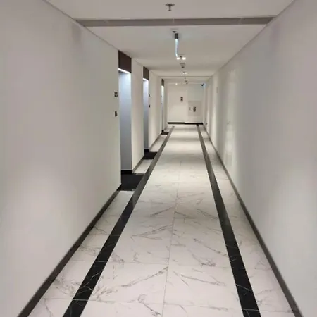 Hanza Tower With Bathtub 15th To 26th Floor & Pool Jacusi Daire